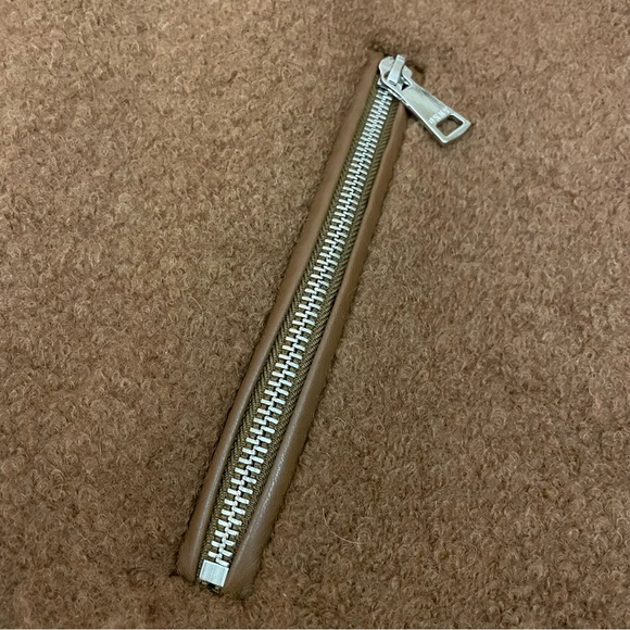 Women DKNY brown Boucle coat. Size L - Picture 3 of 5